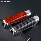 Imagem mostra capa de freio de mão disponível em duas cores: preto e vermelho