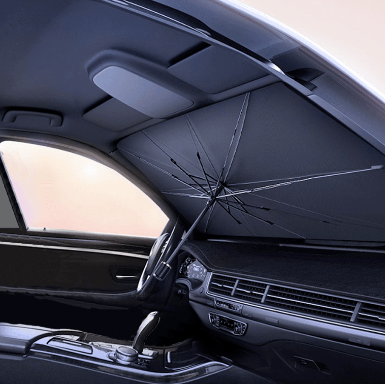 Protetor solar automotivo instalado, cobre todo o para-brisa e bloqueia o calor do sol