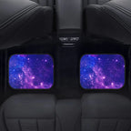 2 tapete automotivo traseiros com visual de galáxia instalado no piso traseiro do carro