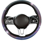 Imagem mostra capa de volante com brilho e acabamento premium para carro