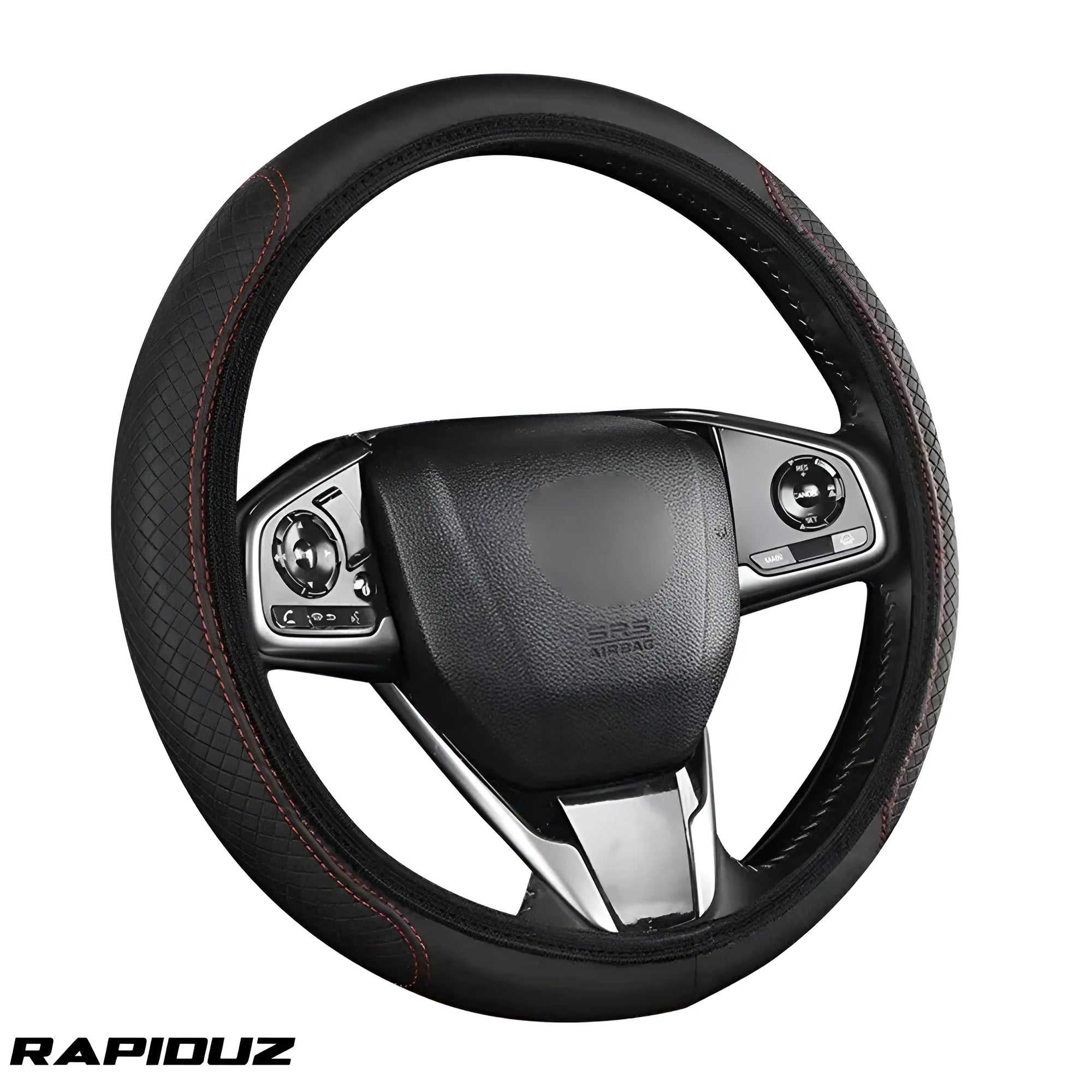 capa de volante em couro colocada no volante em fundo branco