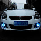 farol de milha de LED sendo usado no carro, iluminação forte e destacada