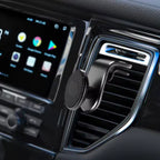 Imagem mostra suporte magnético fixado somente na ventilação do carro, uso direcionado.