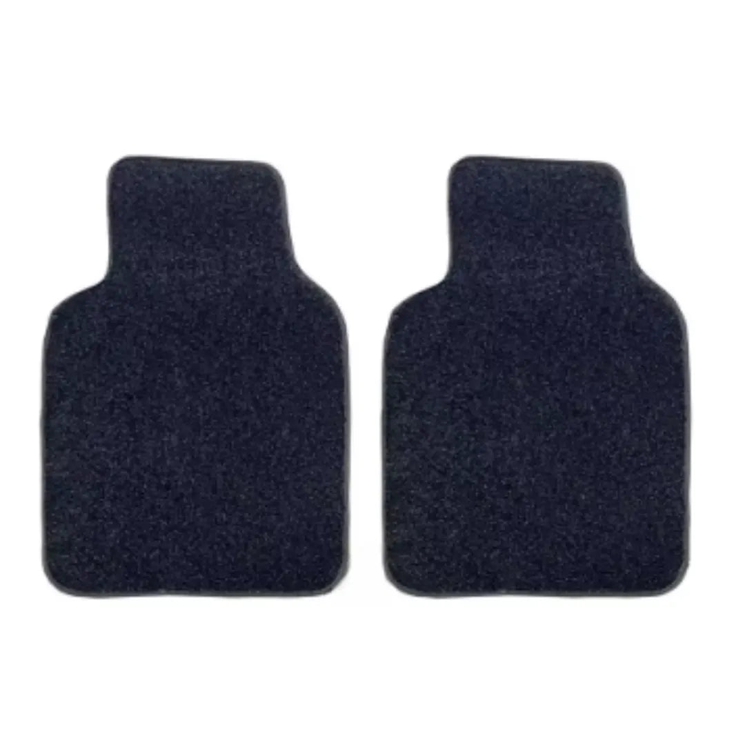 Imagem mostra 2 tapetes dianteiros com LED, em fundo branco