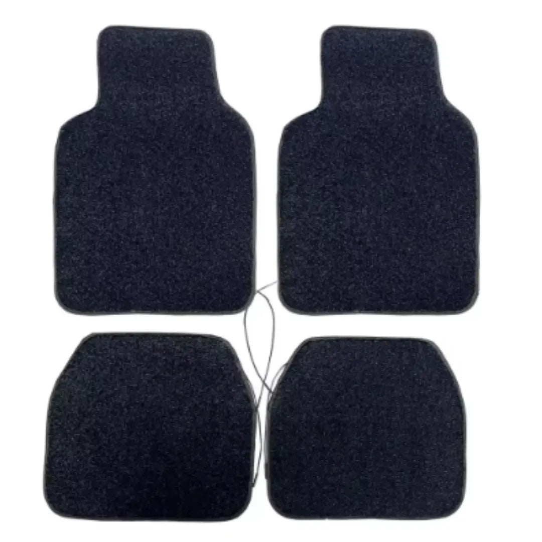 Quatro tapetes automotivos com LED personalizado em fundo branco